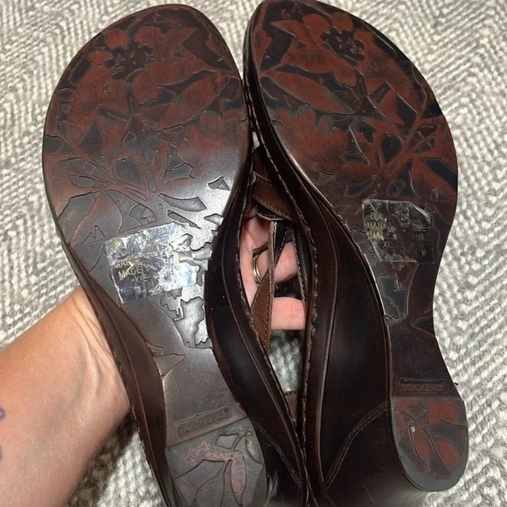 Dockers leather strap wedge sandals size women’s‎ 9 1/2